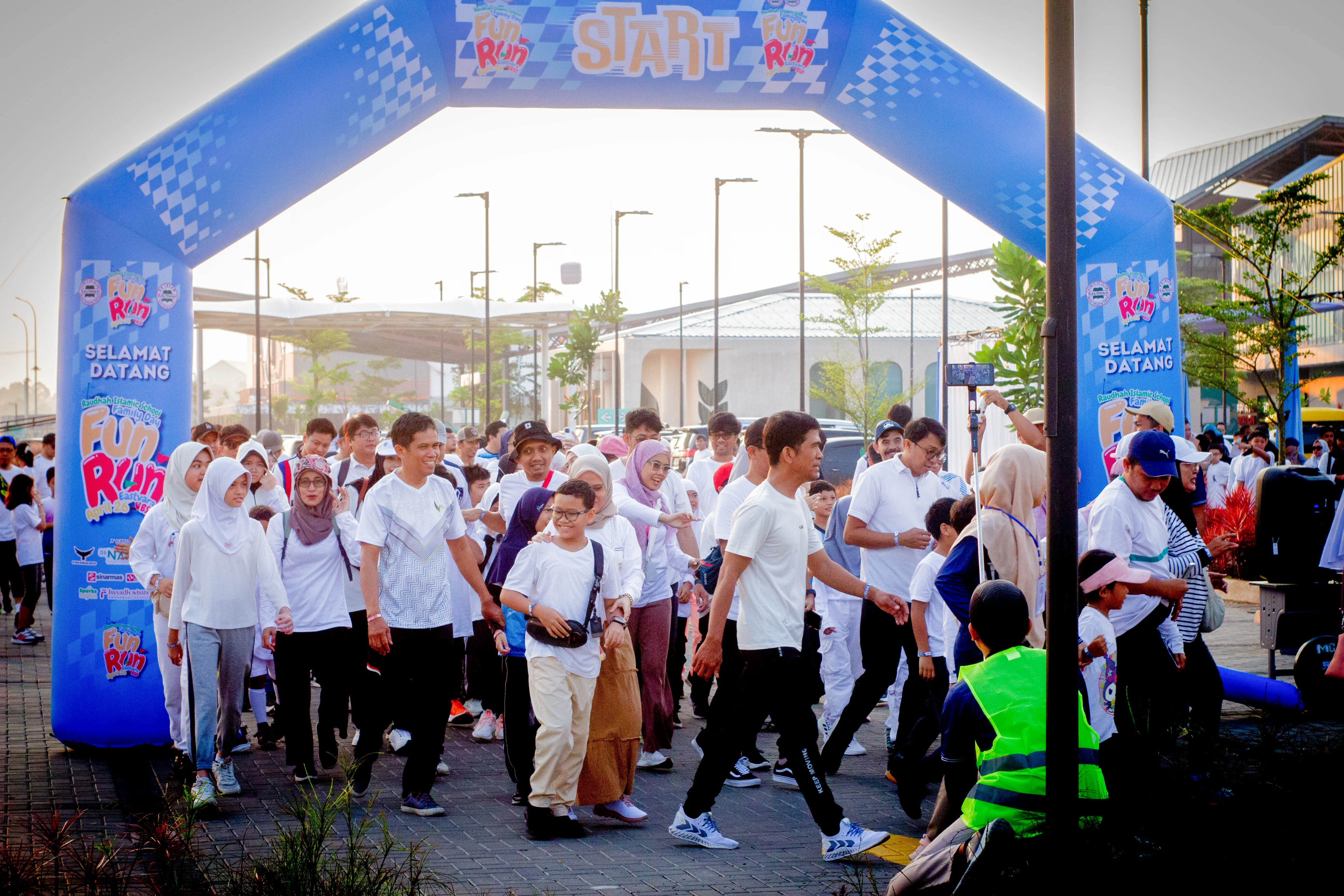 Family Day SD Islam Raudhah BSD 2025: Mempererat Kebersamaan Melalui Semangat Sehat